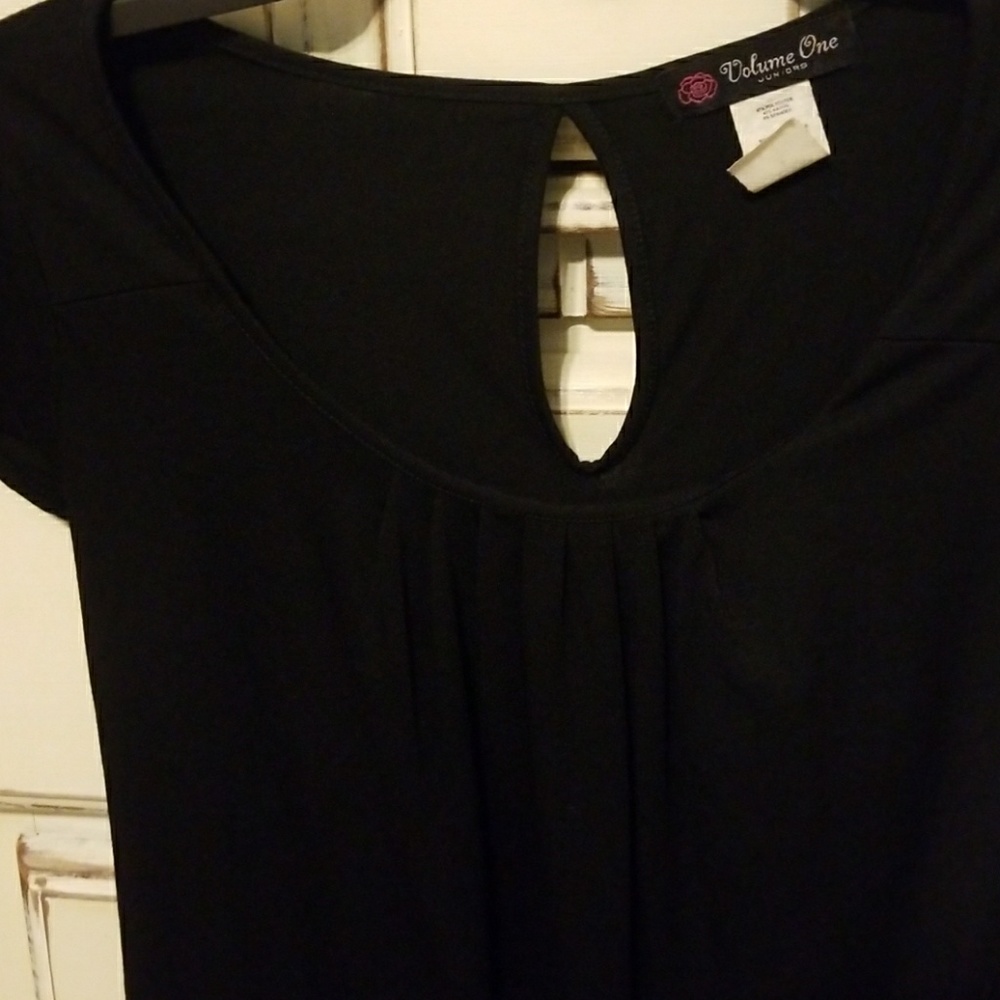 🖤Volume One Top🖤 - Picture 2 of 6